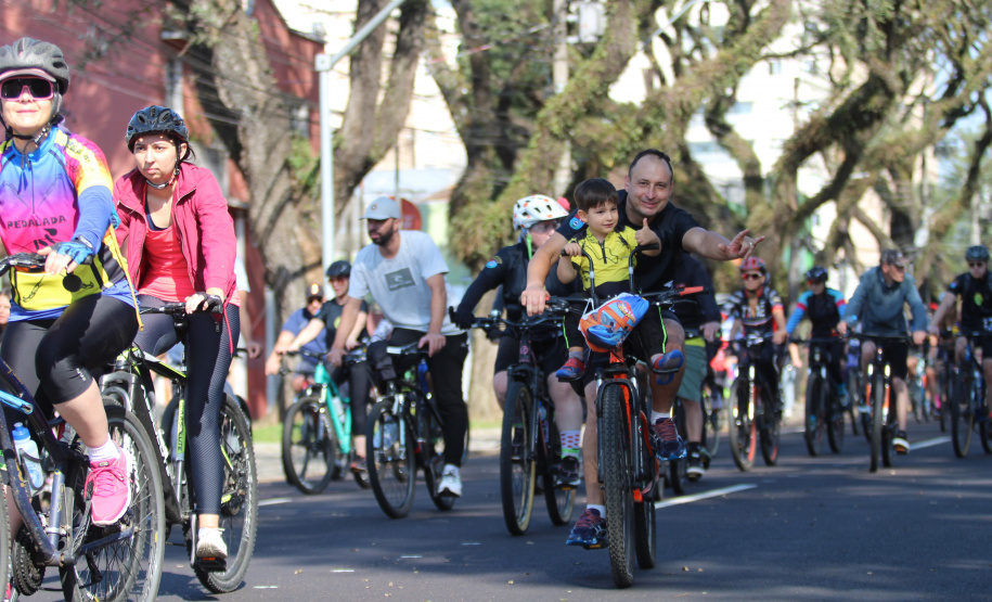 Passeio Ciclístico da Polícia Militar do Paraná atrai mais de 600 participantes