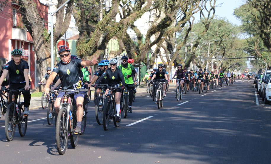 Passeio Ciclístico da Polícia Militar do Paraná atrai mais de 600 participantes