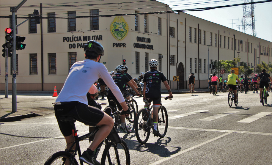 Passeio Ciclístico da Polícia Militar do Paraná atrai mais de 600 participantes