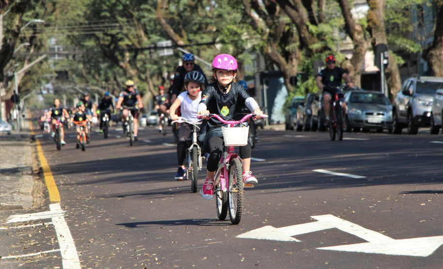 Passeio Ciclístico da Polícia Militar do Paraná atrai mais de 600 participantes