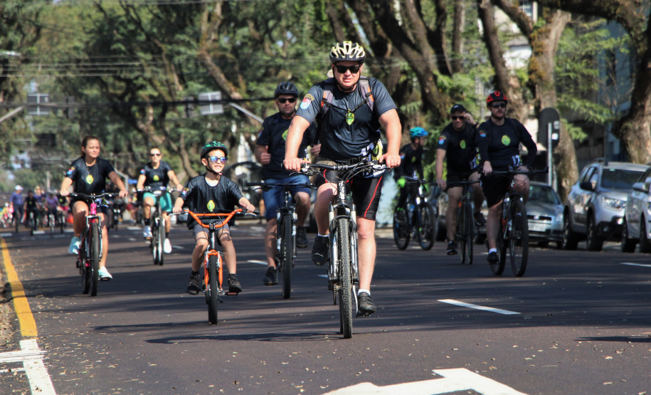Passeio Ciclístico da Polícia Militar do Paraná atrai mais de 600 participantes