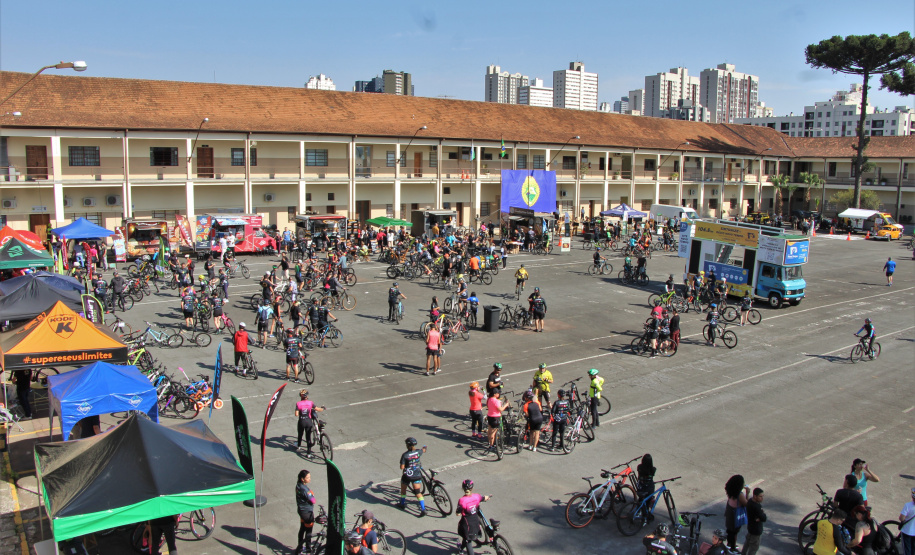Passeio Ciclístico da Polícia Militar do Paraná atrai mais de 600 participantes