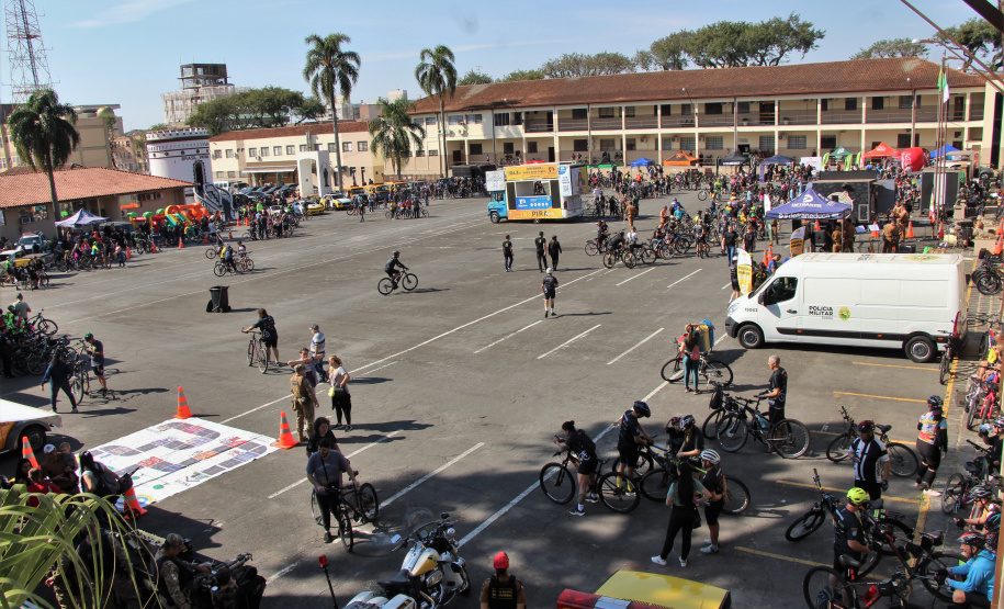 Passeio Ciclístico da Polícia Militar do Paraná atrai mais de 600 participantes