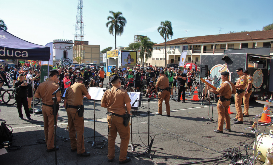 Passeio Ciclístico da Polícia Militar do Paraná atrai mais de 600 participantes