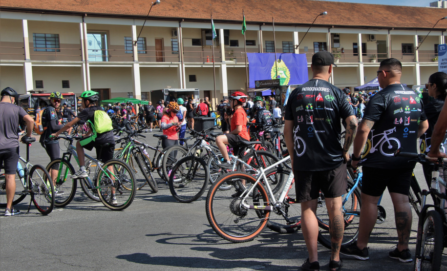 Passeio Ciclístico da Polícia Militar do Paraná atrai mais de 600 participantes