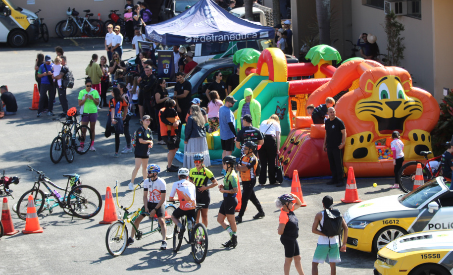 Passeio Ciclístico da Polícia Militar do Paraná atrai mais de 600 participantes