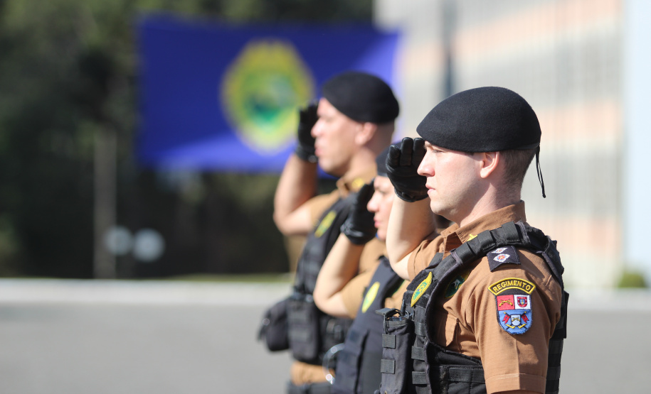 Desfile de 170 anos mostra evolução da tecnologia usada pela PM para ajudar população