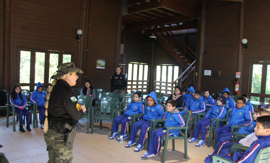 PMPR e SPVS plantam 170 mudas de árvores nativas em celebração ao aniversário da corporação