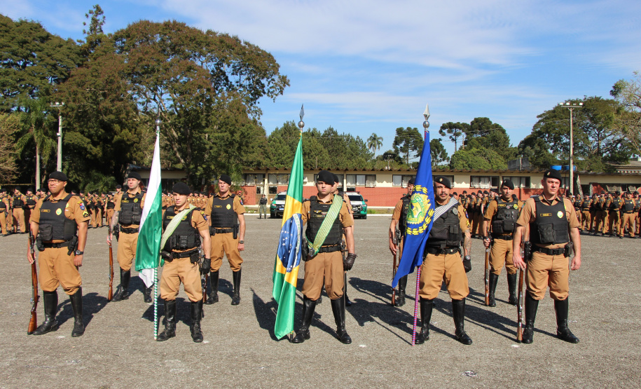 Desfile de 170 anos mostra evolução da tecnologia usada pela PM para ajudar população