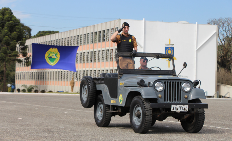 Desfile de 170 anos mostra evolução da tecnologia usada pela PM para ajudar população