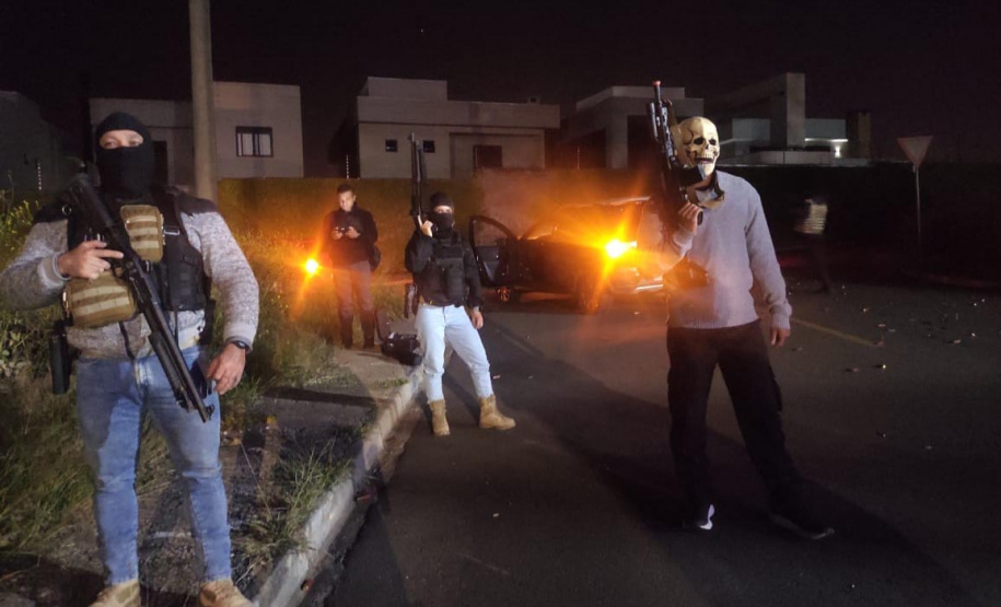 Simulado da PM de combate ao "novo cangaço" movimenta madrugada em Ponta Grossa