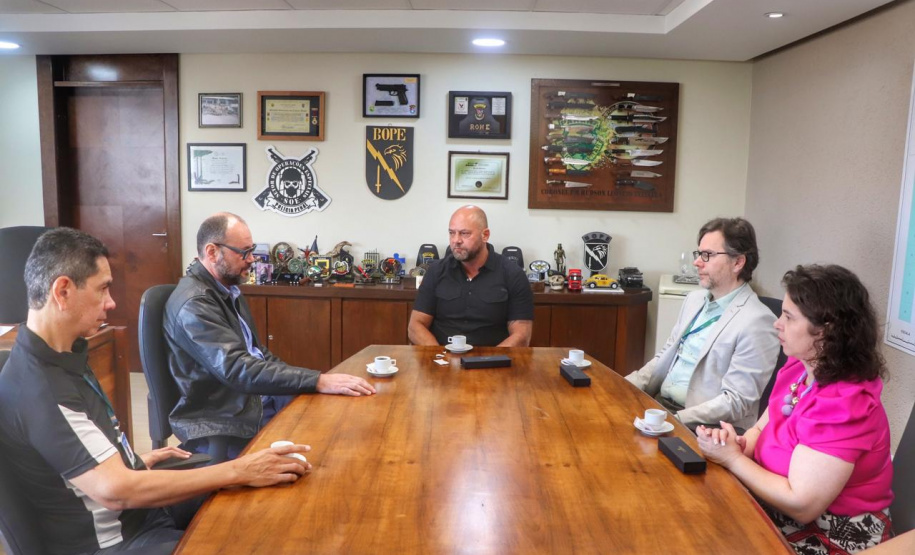 Secretário Hudson recebe presidente do SINPOAPAR