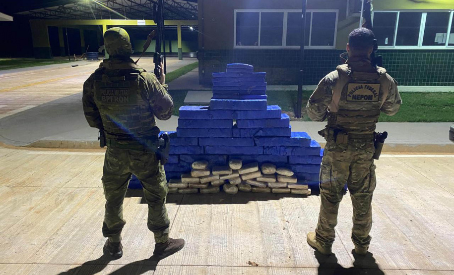 Operação Protetor: PM e PF apreendem 500 quilos de maconha em mata de Guaíra