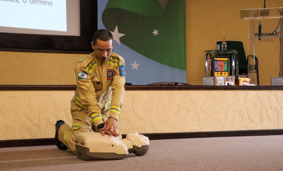 Sesp promove treinamento de operação com Desfibrilador Externo Automático (DEA) para servidores