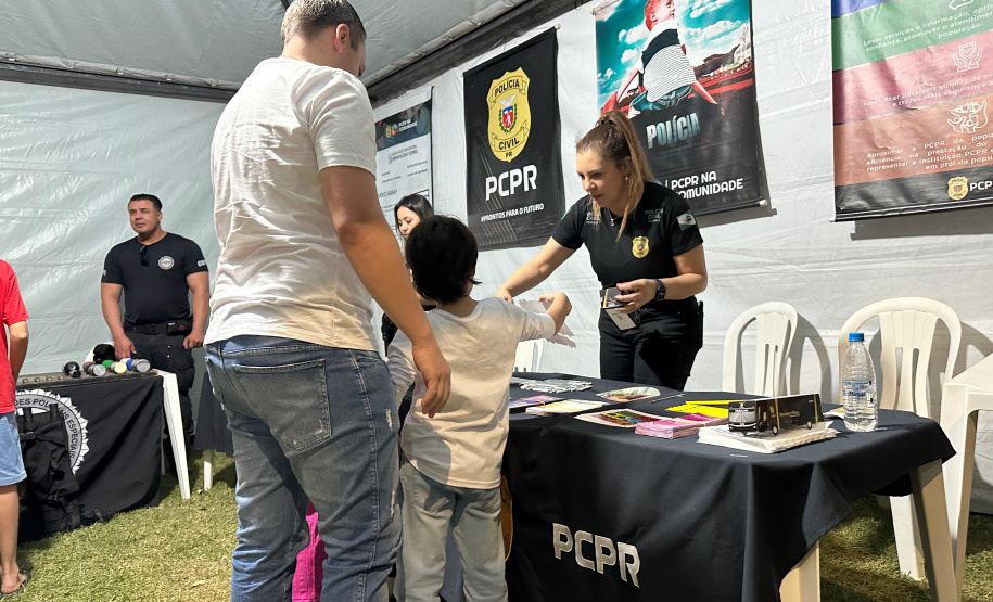 PCPR na Comunidade leva serviços de polícia judiciária à população de Arapongas e Adrianópolis