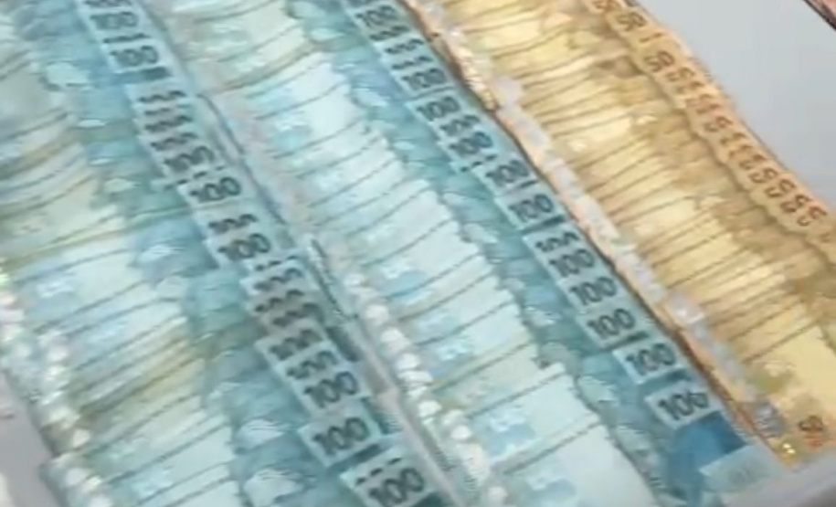 PMPR prende homem com armas e drogas após abordagem em Curitiba