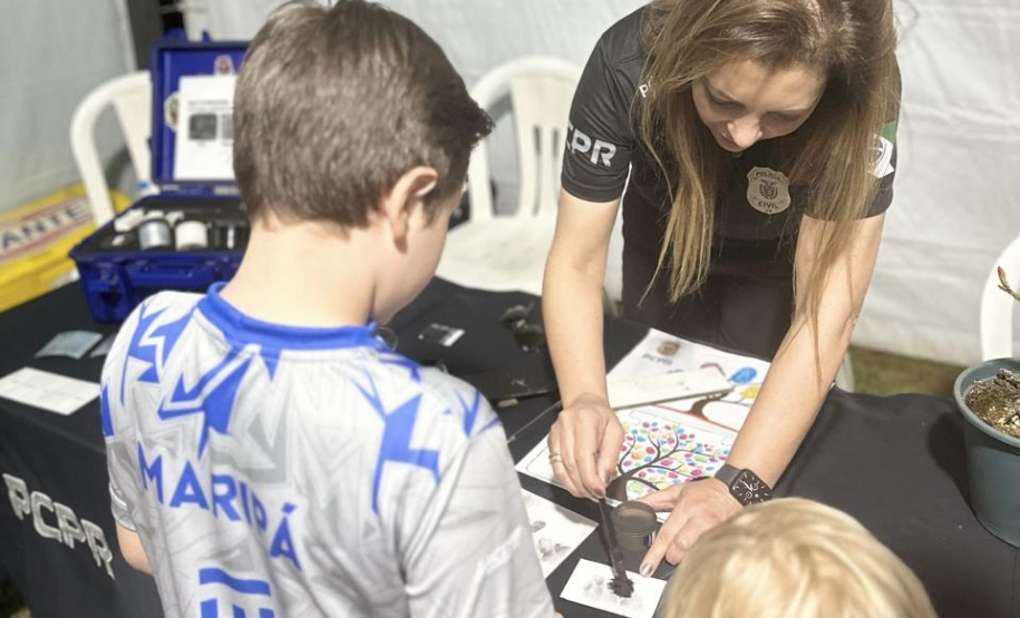 PCPR na Comunidade leva serviços de polícia judiciária à população de Arapongas e Adrianópolis