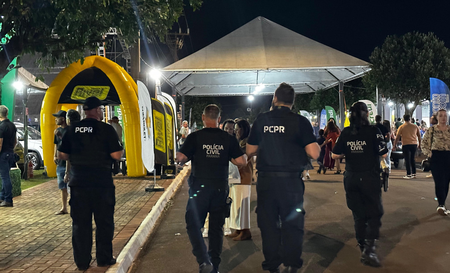 PCPR na Comunidade leva serviços de polícia judiciária à população de Arapongas e Adrianópolis
