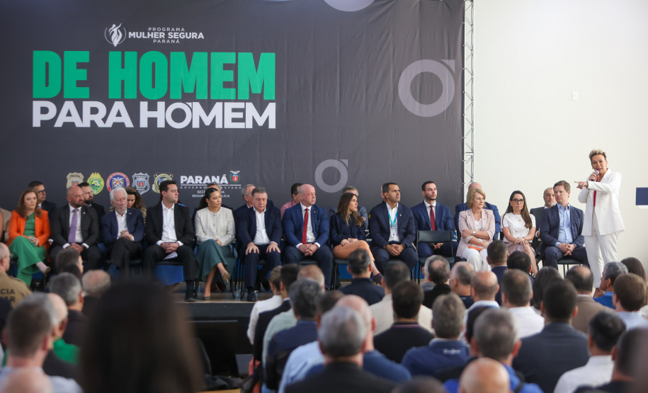 Governador lança projeto de conscientização para combater violência contra a mulher