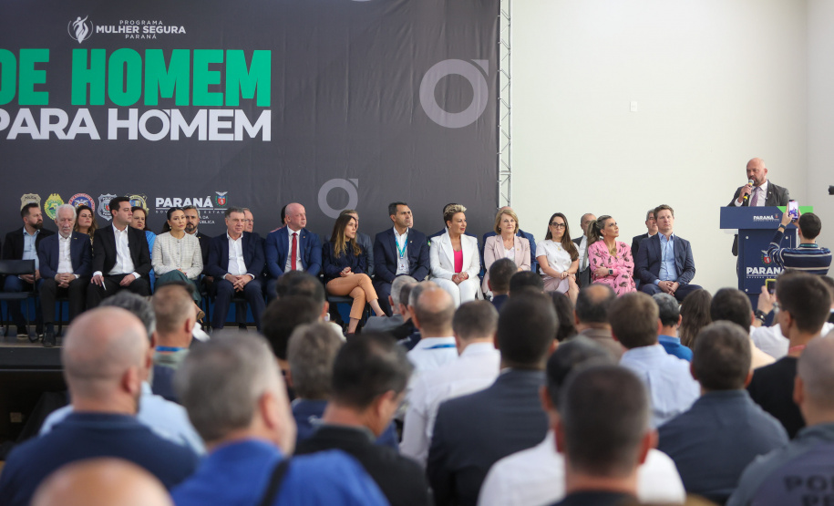 Governador lança projeto de conscientização para combater violência contra a mulher