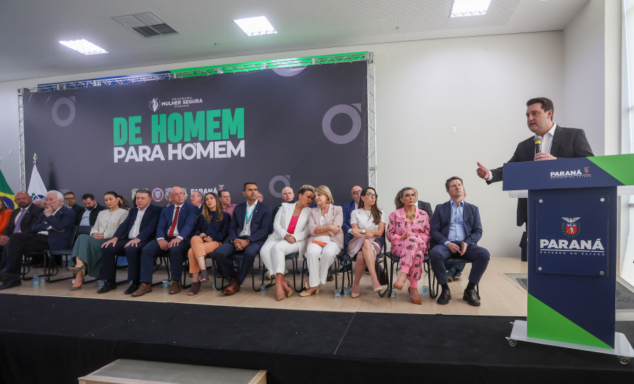 Governador lança projeto de conscientização para combater violência contra a mulher