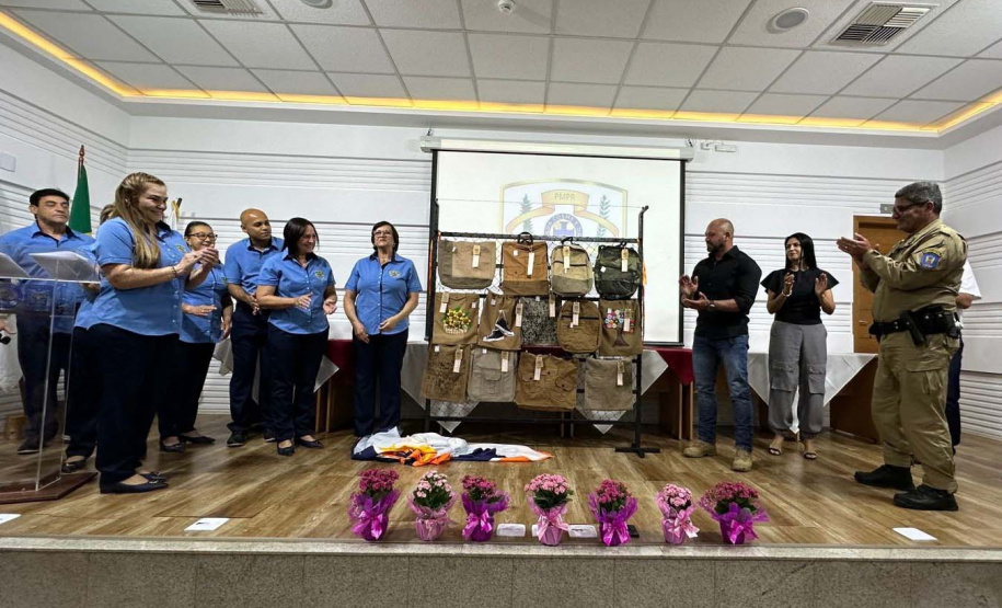 Mulheres privadas de liberdade transformam fardas sem uso em produtos sustentáveis