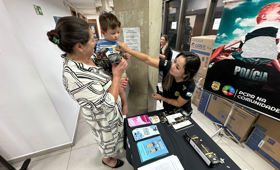 PCPR na Comunidade leva serviços de polícia judiciária e orientações a mais de mil pessoas em Curitiba e Nova Santa Bárbara