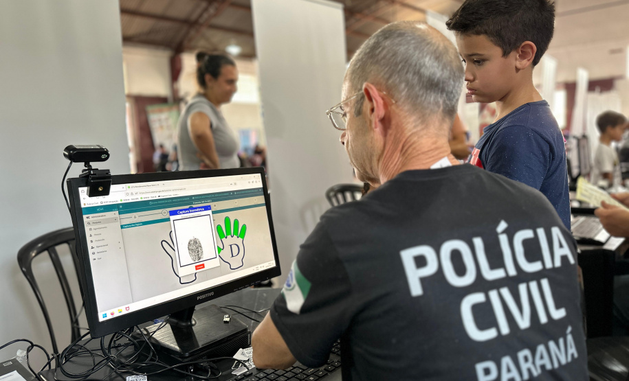 PCPR na Comunidade leva serviços de polícia judiciária e orientações a mais de mil pessoas em Curitiba e Nova Santa Bárbara
