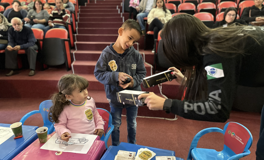 PCPR na Comunidade leva serviços de polícia judiciária à população de Arapongas e Adrianópolis