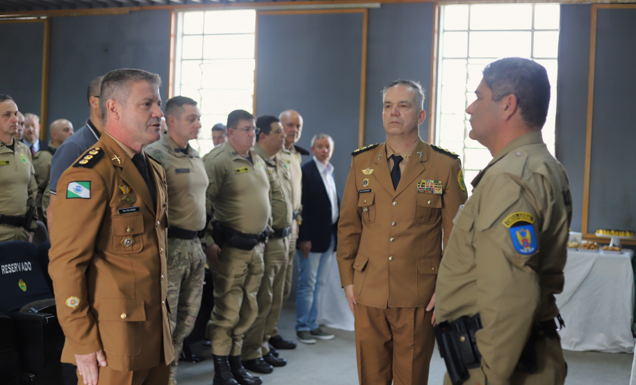 Solenidade militar marca passagem de função de Corregedor-Geral da PMPR