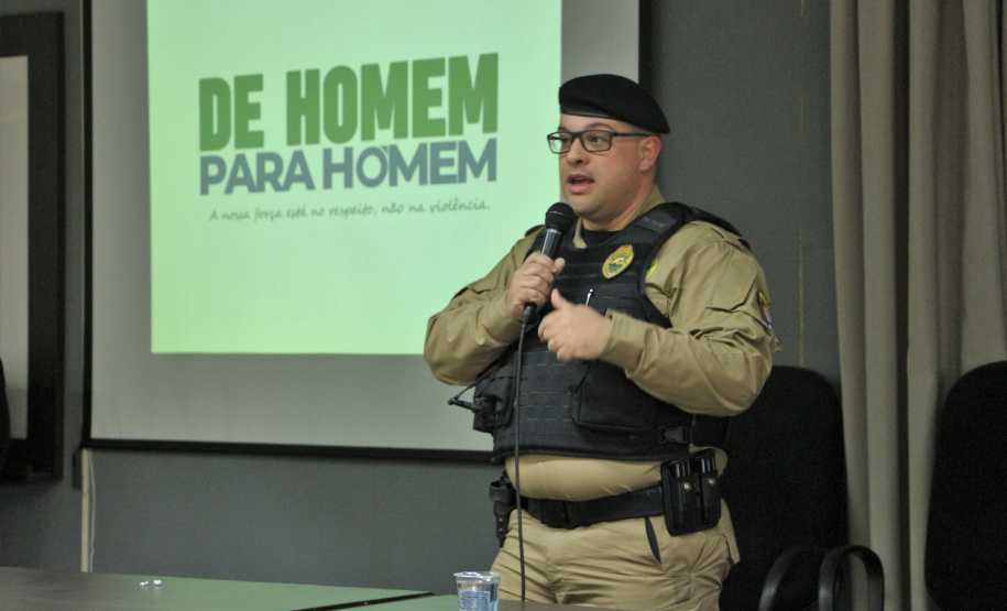 Policiais militares que atuam na Capital participam de palestra sobre o combate à violência contra a mulher