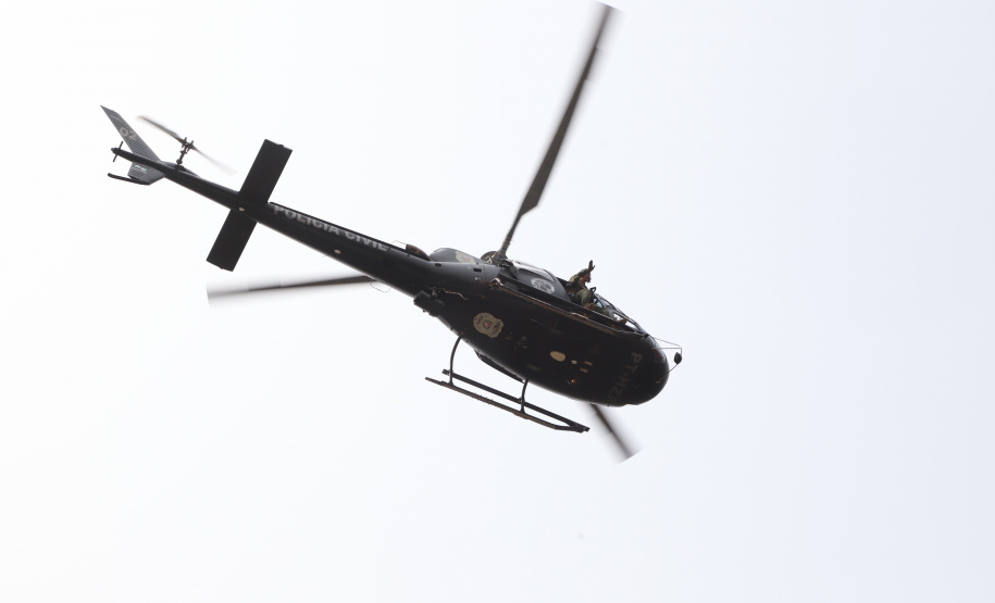 Desfile com milhares de pessoas festeja os 202 anos da Independência do Brasil