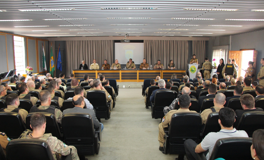 Solenidade militar marca passagem de função de Corregedor-Geral da PMPR