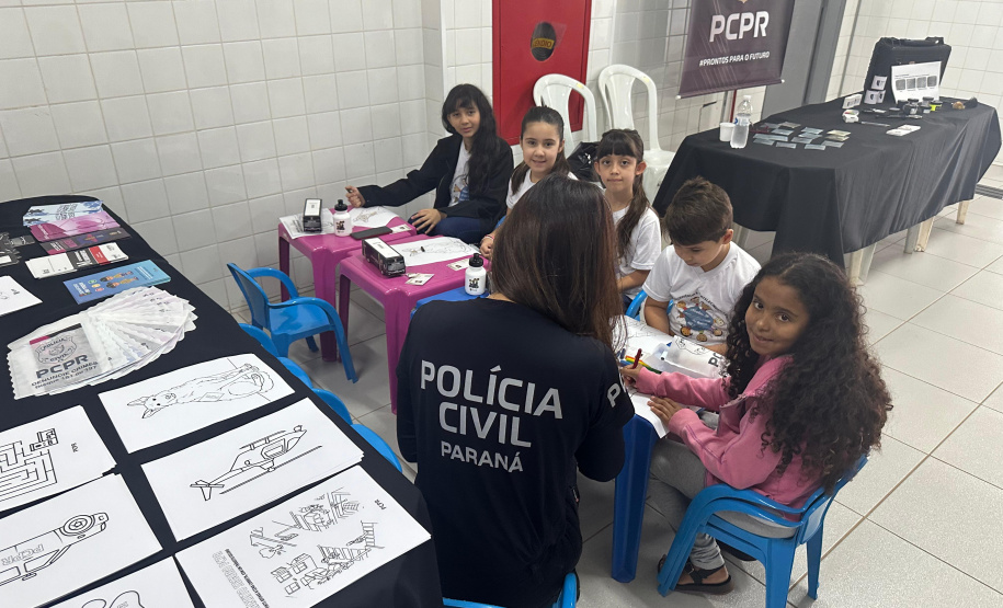 PCPR na Comunidade leva serviços de polícia judiciária à população de Arapongas e Adrianópolis