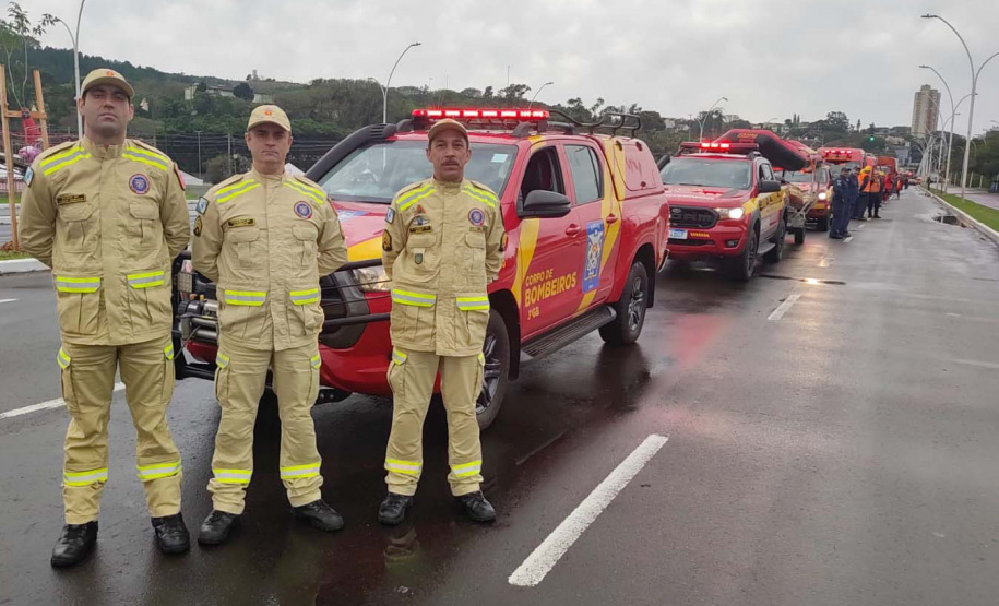 Rio Grande do Sul homenageia bombeiros do Paraná no Feriado Farroupilha