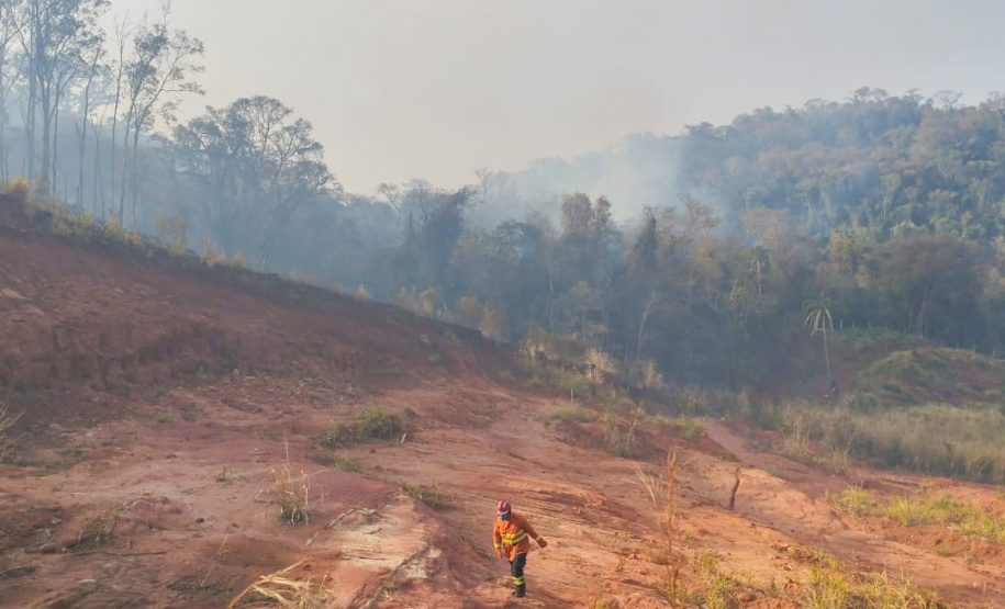 Com volta do calor, Bombeiros reforçam combate a incêndios florestais