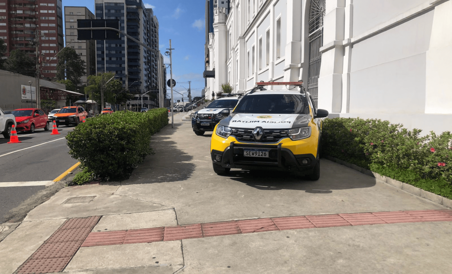 PMPR participa de simulado de crise em shopping de Curitiba