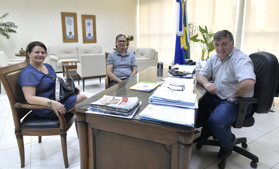 Polícia Penal do Paraná e Prefeitura de Umuarama firmam convênios que oportunizam trabalho a 150 apenados