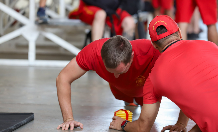 Corpo de Bombeiros inicia testes físicos para curso de formação de guarda-vidas