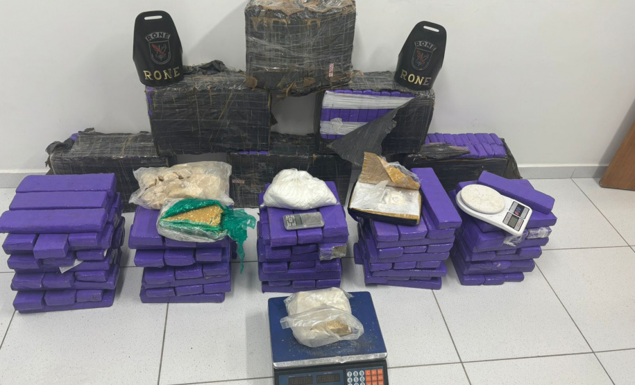 PMPR apreende drogas durante abordagem a veículo suspeito em São José dos Pinhais