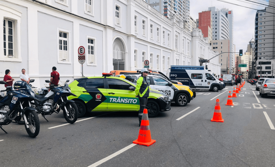 PMPR participa de simulado de crise em shopping de Curitiba