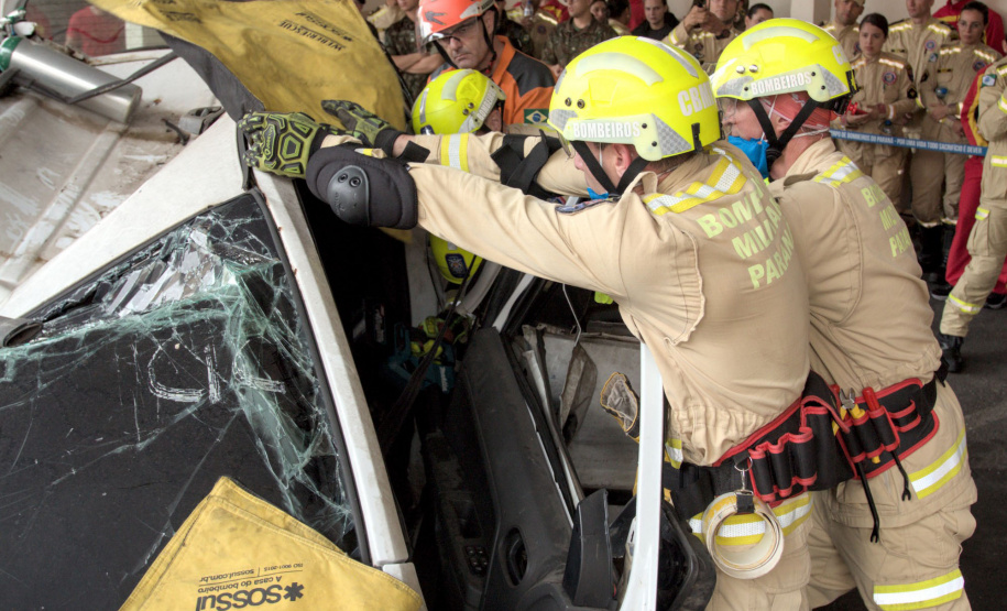 Equipe do Corpo de Bombeiros de Cascavel vence desafio estadual de salvamento veicular