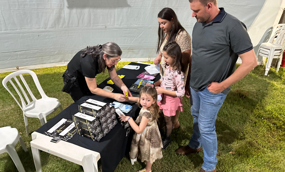 PCPR na Comunidade leva serviços para população de Santa Izabel do Oeste, Nova Esperança e Realeza