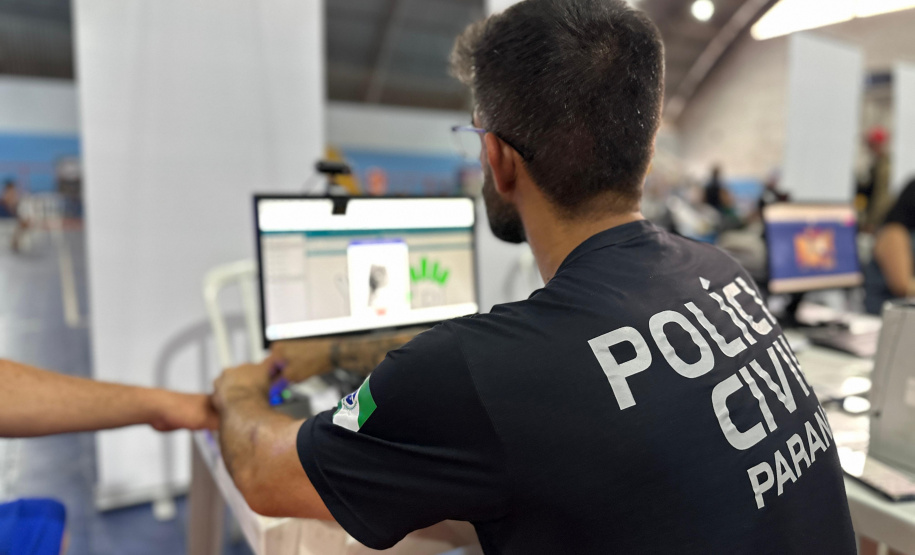 PCPR na Comunidade leva serviços de polícia judiciária à população de Dois VizinhosPCPR na Comunidade leva serviços de polícia judiciária à população de Dois Vizinhos