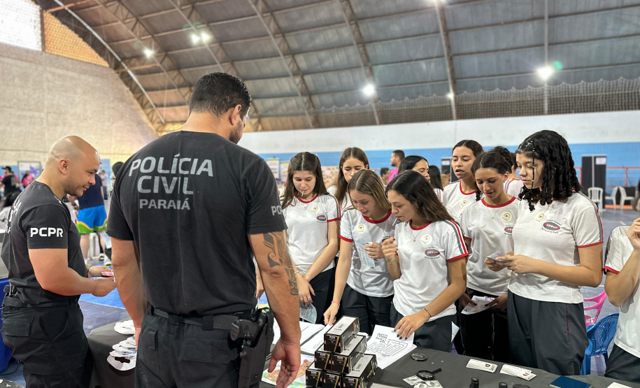 PCPR na Comunidade leva serviços de polícia judiciária à população de Dois VizinhosPCPR na Comunidade leva serviços de polícia judiciária à população de Dois Vizinhos