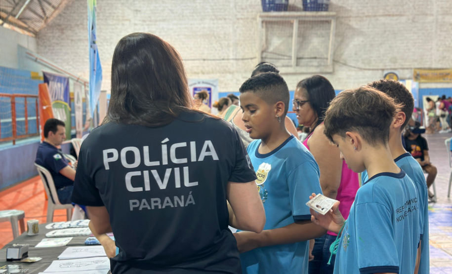 PCPR na Comunidade leva serviços de polícia judiciária à população de Dois VizinhosPCPR na Comunidade leva serviços de polícia judiciária à população de Dois Vizinhos