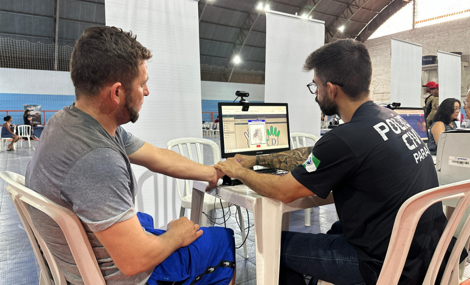 PCPR na Comunidade leva serviços de polícia judiciária à população de Dois VizinhosPCPR na Comunidade leva serviços de polícia judiciária à população de Dois Vizinhos
