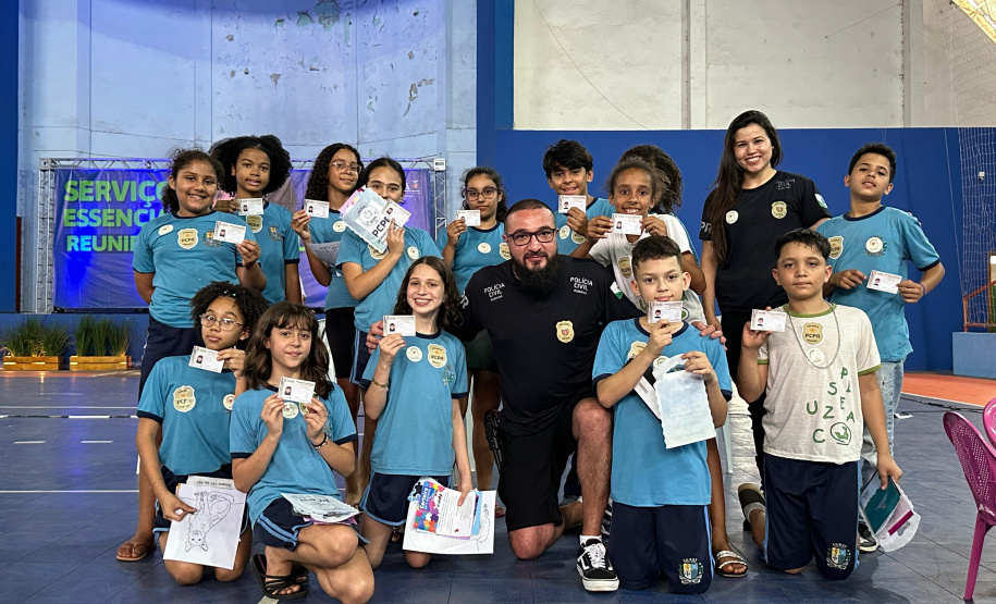 PCPR na Comunidade leva serviços de polícia judiciária à população de Dois VizinhosPCPR na Comunidade leva serviços de polícia judiciária à população de Dois Vizinhos