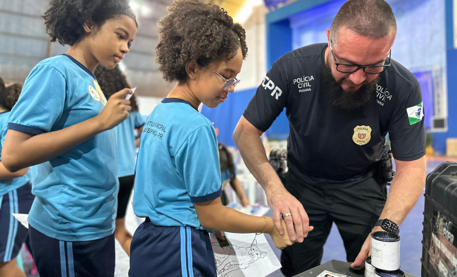 PCPR na Comunidade leva serviços de polícia judiciária à população de Dois VizinhosPCPR na Comunidade leva serviços de polícia judiciária à população de Dois Vizinhos