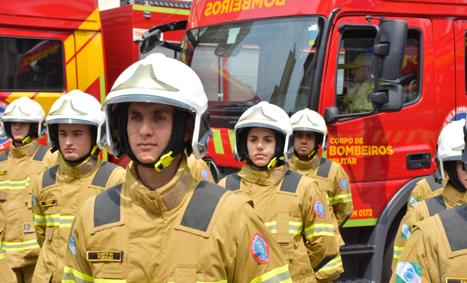 Corpo de Bombeiros festeja 112 anos com homenagens e entrega de viaturas